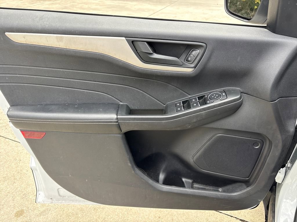 Used 2022 Ford Escape SE image 15