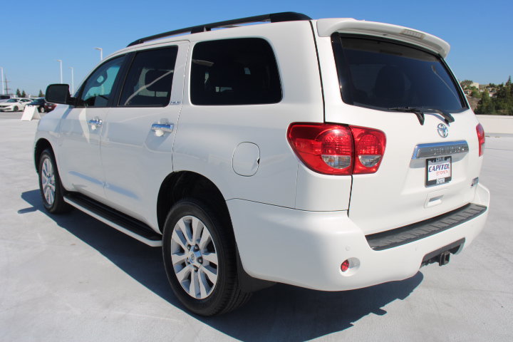 Used 2017 Toyota Sequoia Platinum RWD image 6