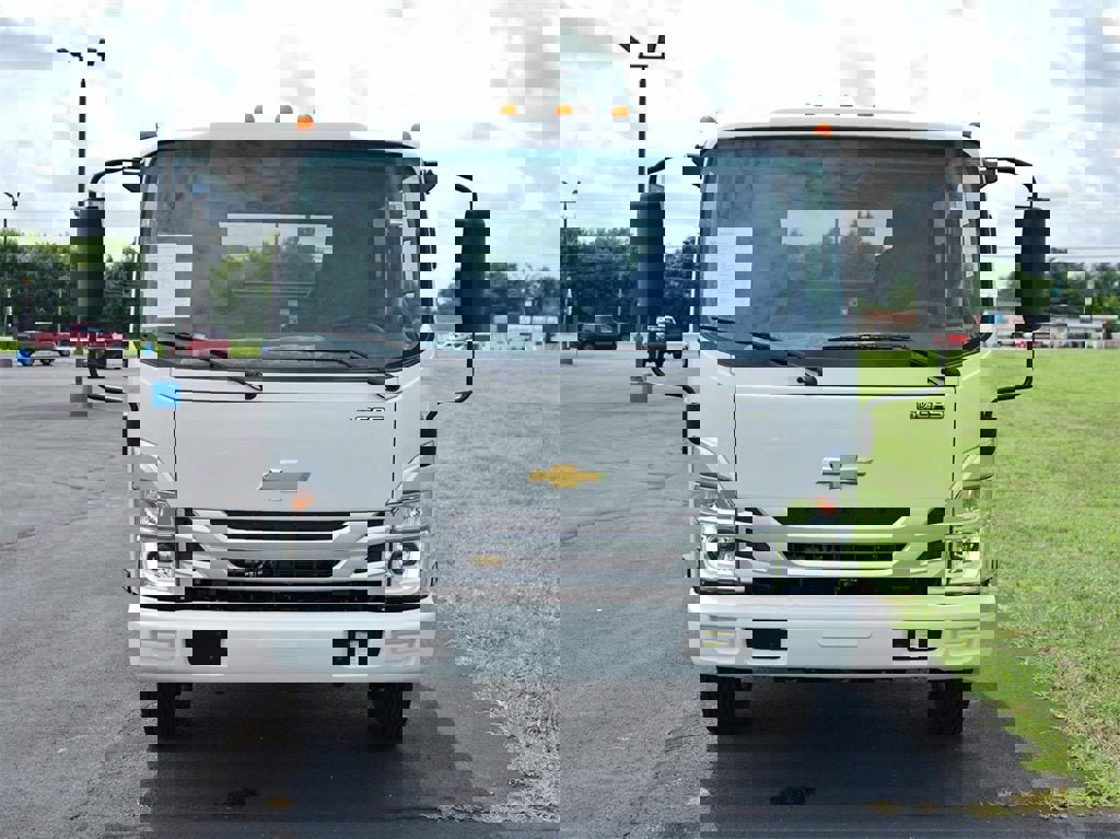 New 2025 Chevrolet Low Cab Forward image 2