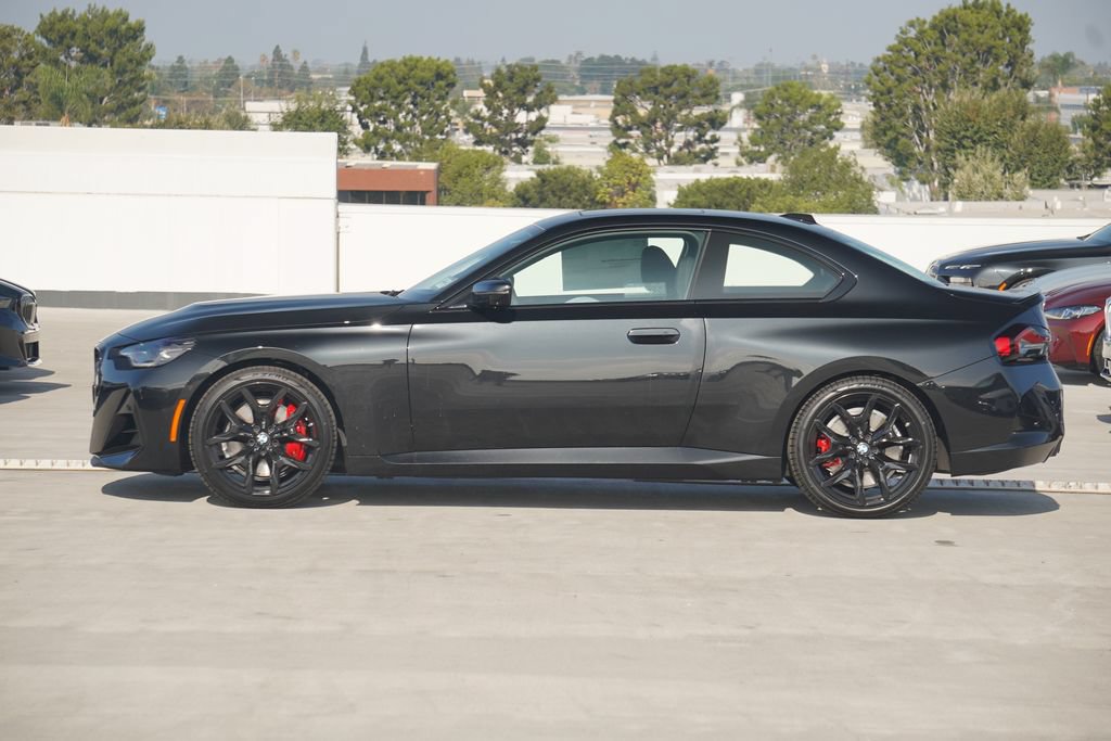 Used 2025 BMW 230i Coupe w/ M Sport Package RWD image 4
