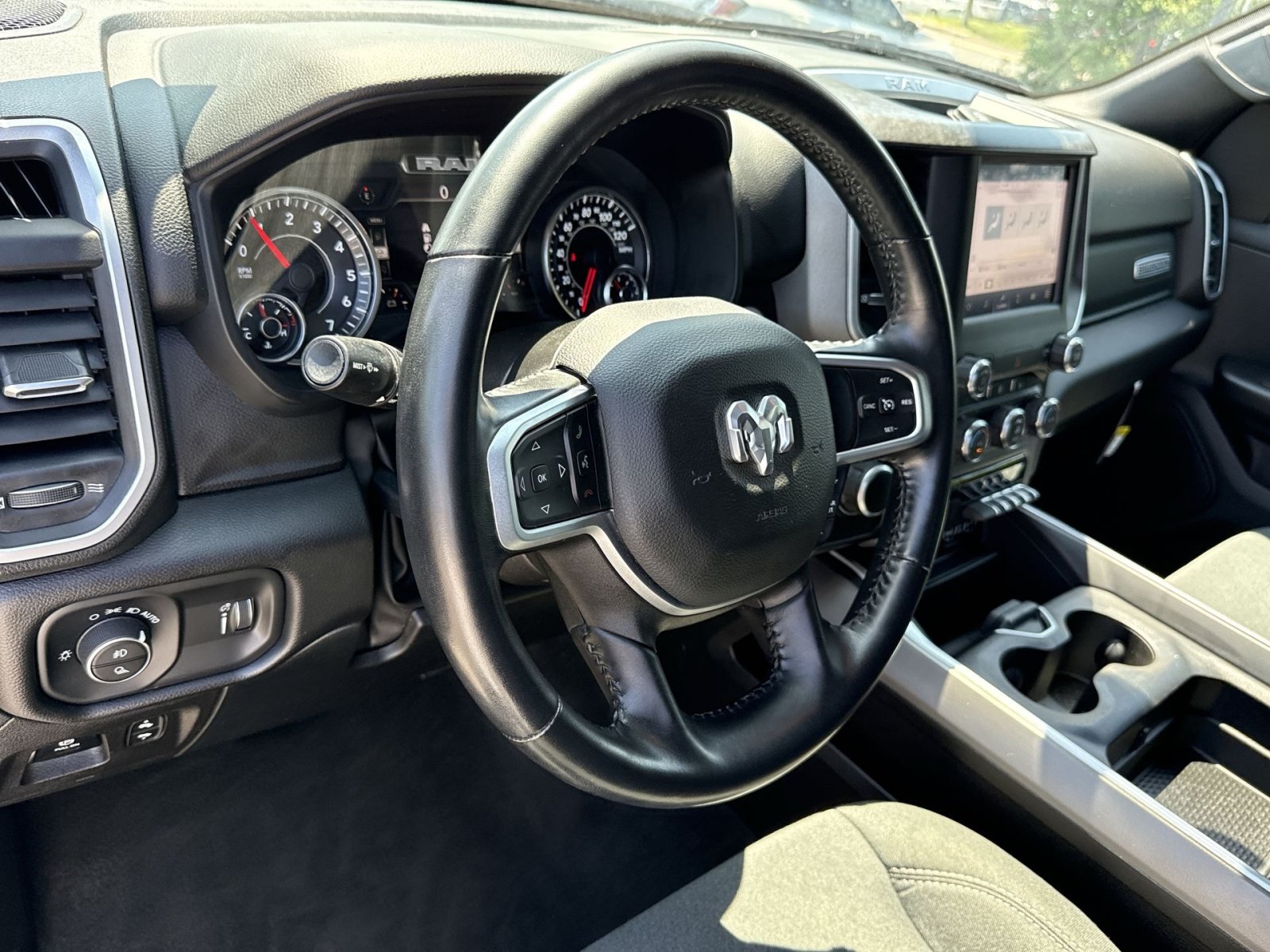 Used 2022 RAM 1500 Big Horn AWD/4WD image 16