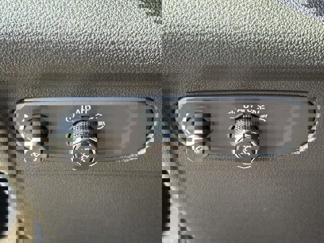 Used 2023 Buick Envision Essence image 29