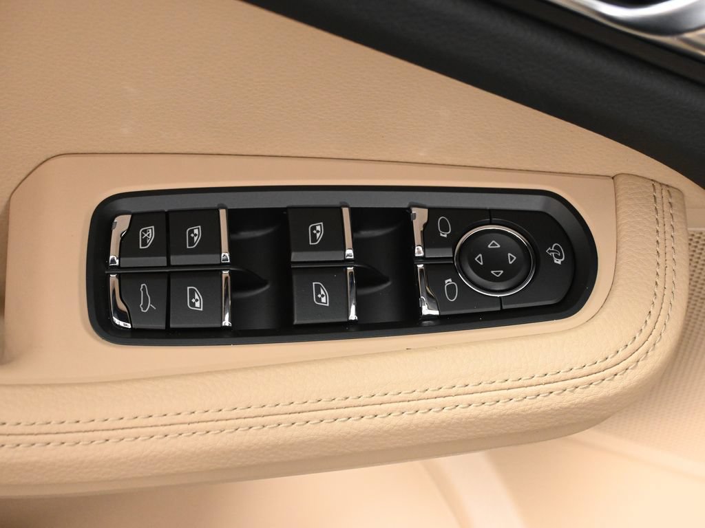 New 2026 Porsche Macan AWD/4WD image 34