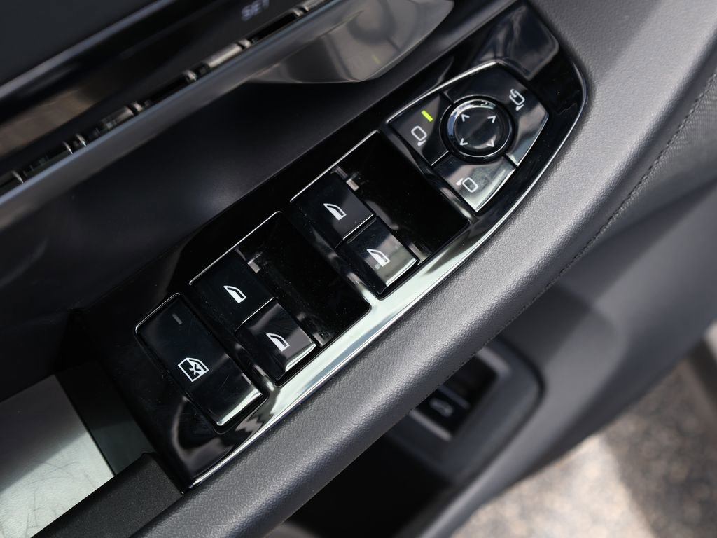 Used 2026 BMW 530i RWD image 12