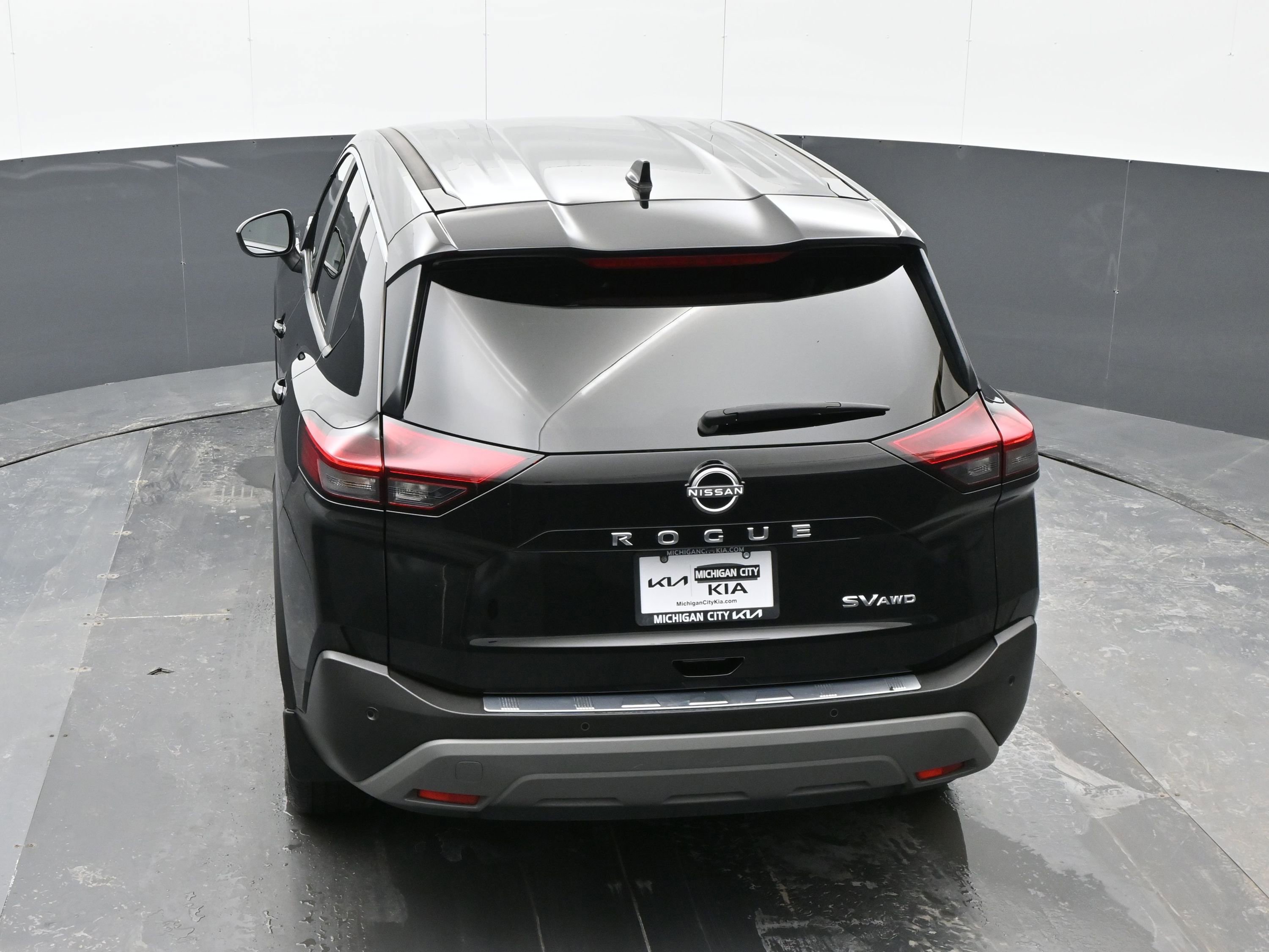 Used 2023 Nissan Rogue SV image 34