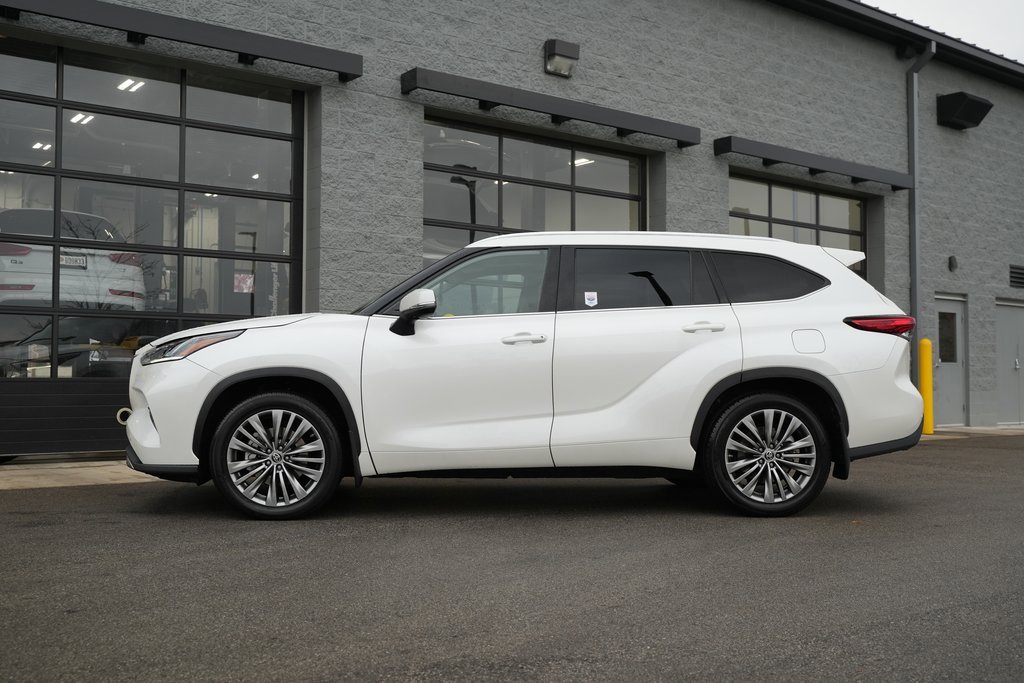 Used 2021 Toyota Highlander Platinum image 11