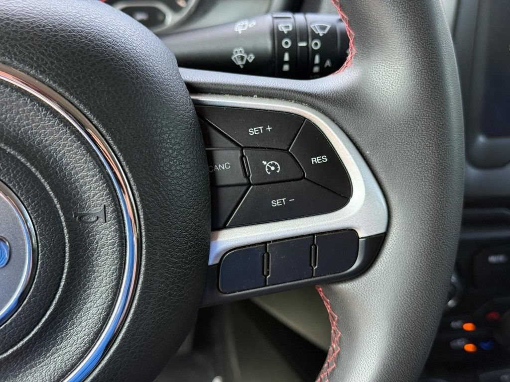 Certified 2020 Jeep Renegade Trailhawk AWD/4WD image 15