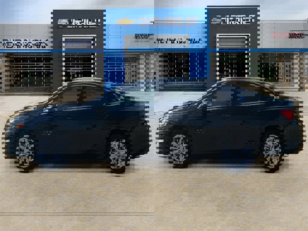 Used 2024 Chevrolet Malibu LT image 2