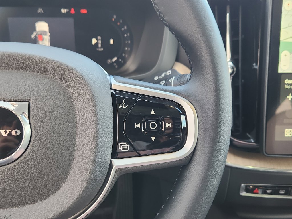New 2026 Volvo XC60 B5 Plus w/ Protection Package Premier AWD/4WD image 18