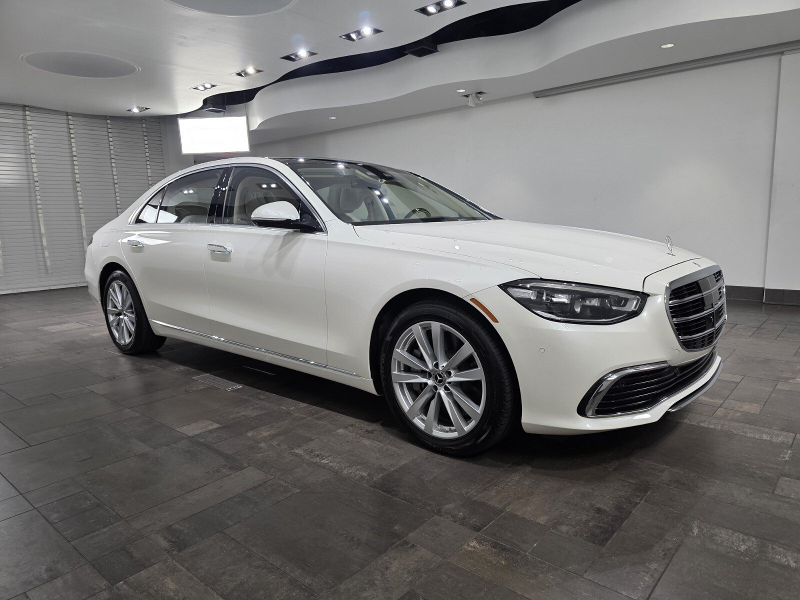 Used 2022 Mercedes-Benz S 500 4MATIC image 25