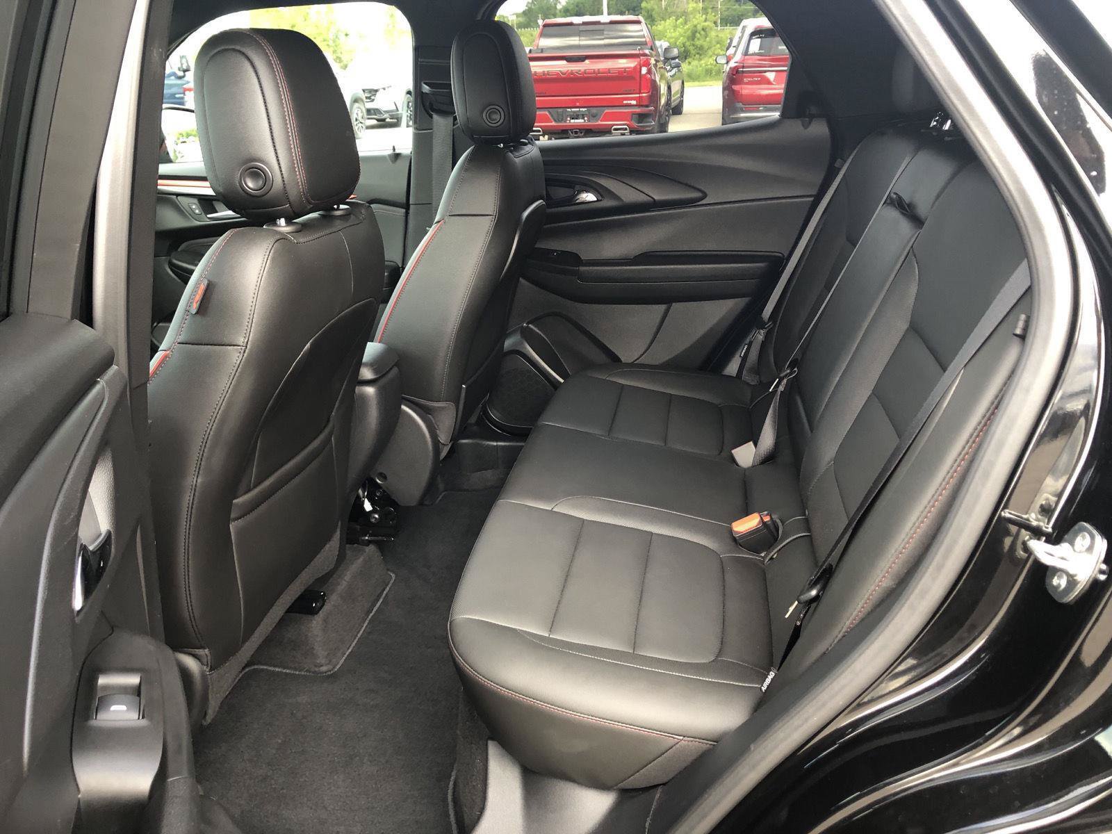 Used 2024 Chevrolet TrailBlazer RS w/ Driver Confidence Package FWD image 11