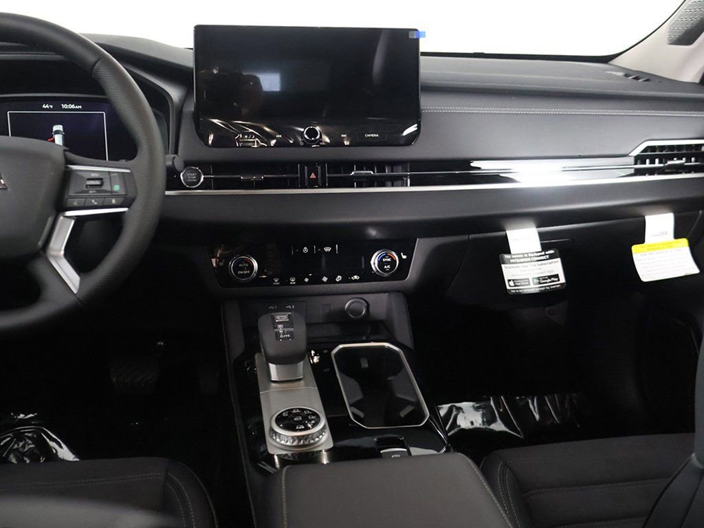 New 2026 Mitsubishi Outlander SE image 46