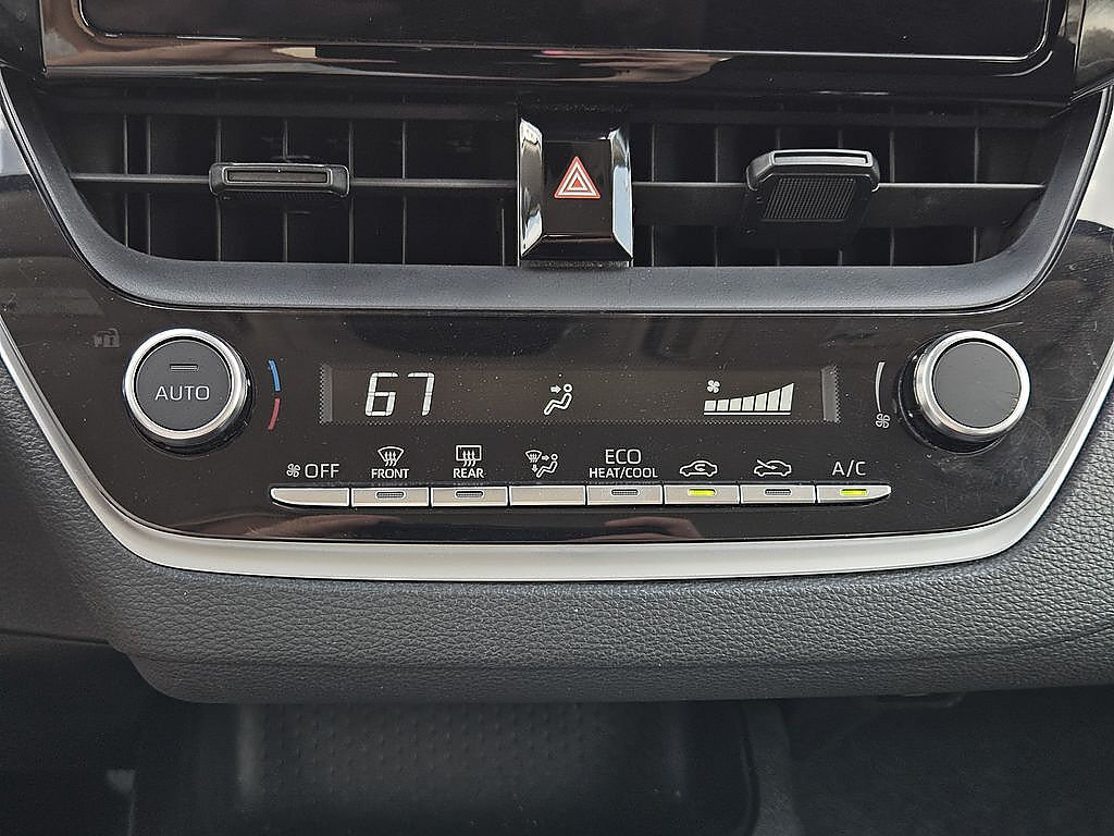 Used 2024 Toyota Corolla LE FWD image 16