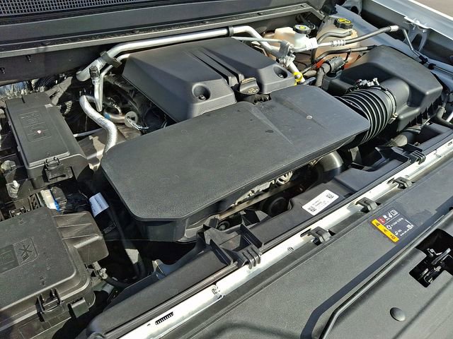 Used 2025 Chevrolet Colorado W/T w/ Advanced Trailering Package image 28