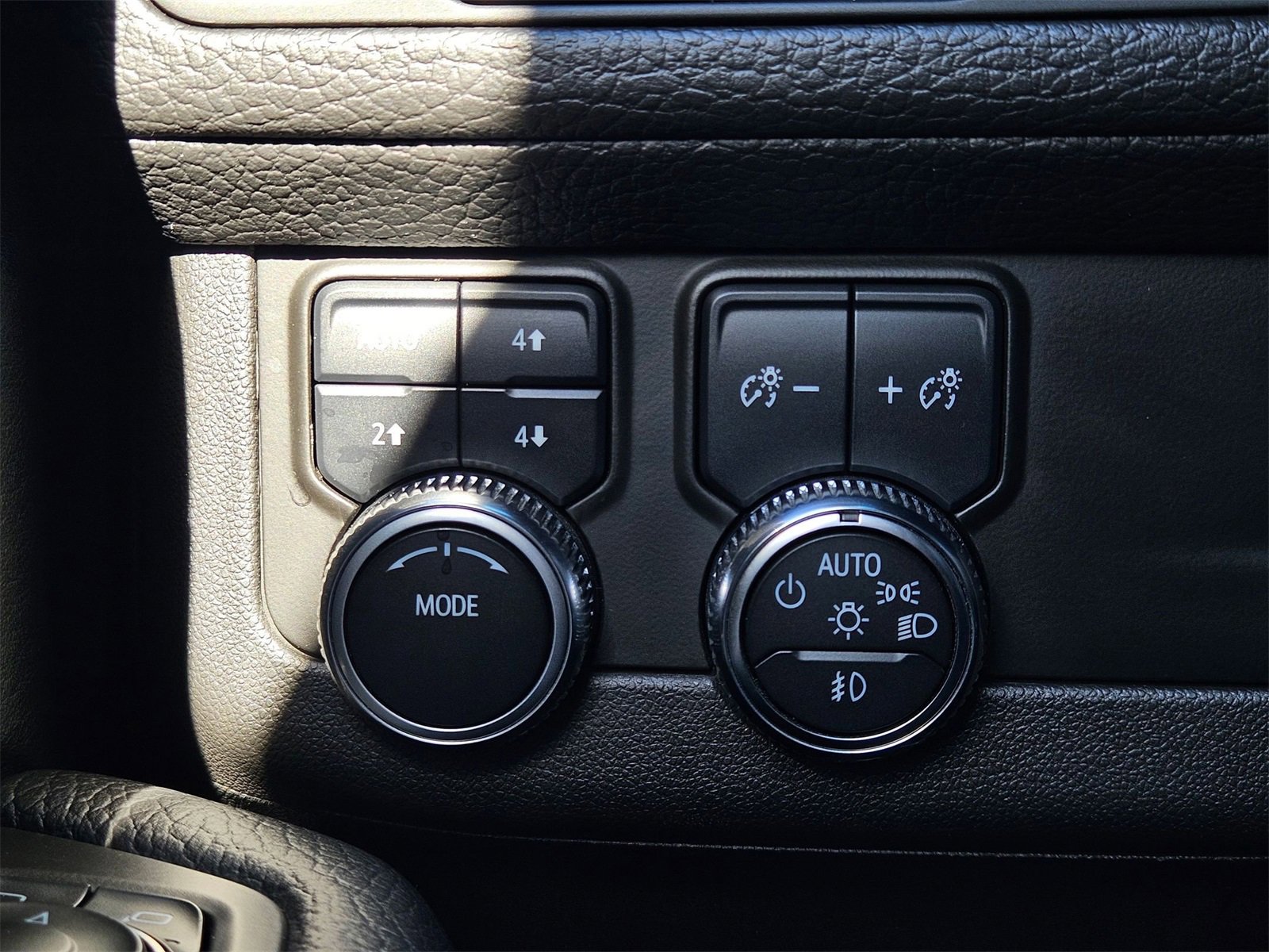 Used 2021 GMC Yukon Denali image 15