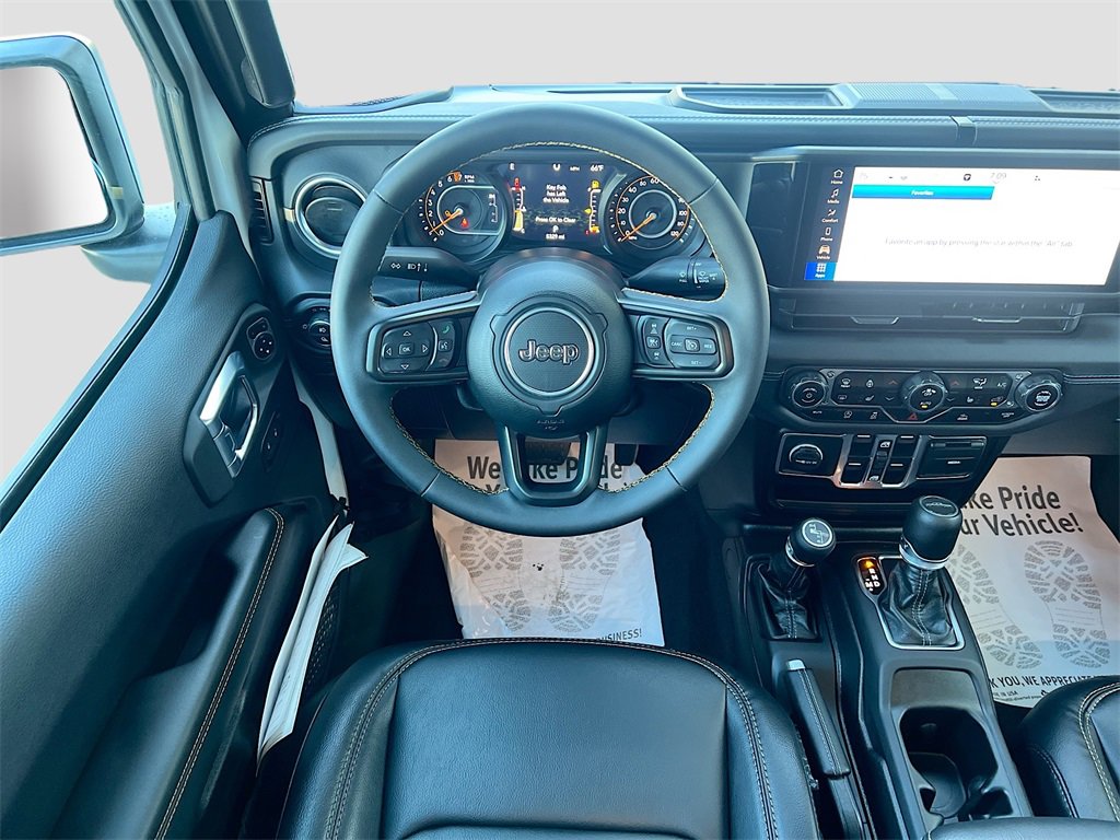 Used 2024 Jeep Gladiator Willys image 21