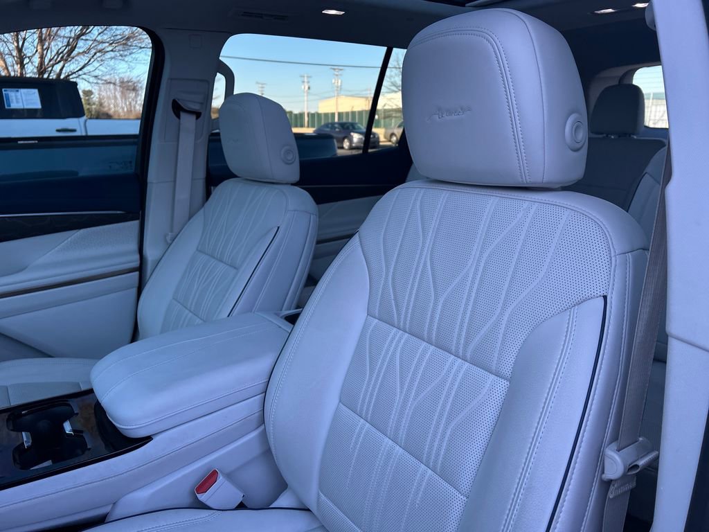 Certified 2025 Buick Enclave Avenir w/ Super Cruise Package image 15