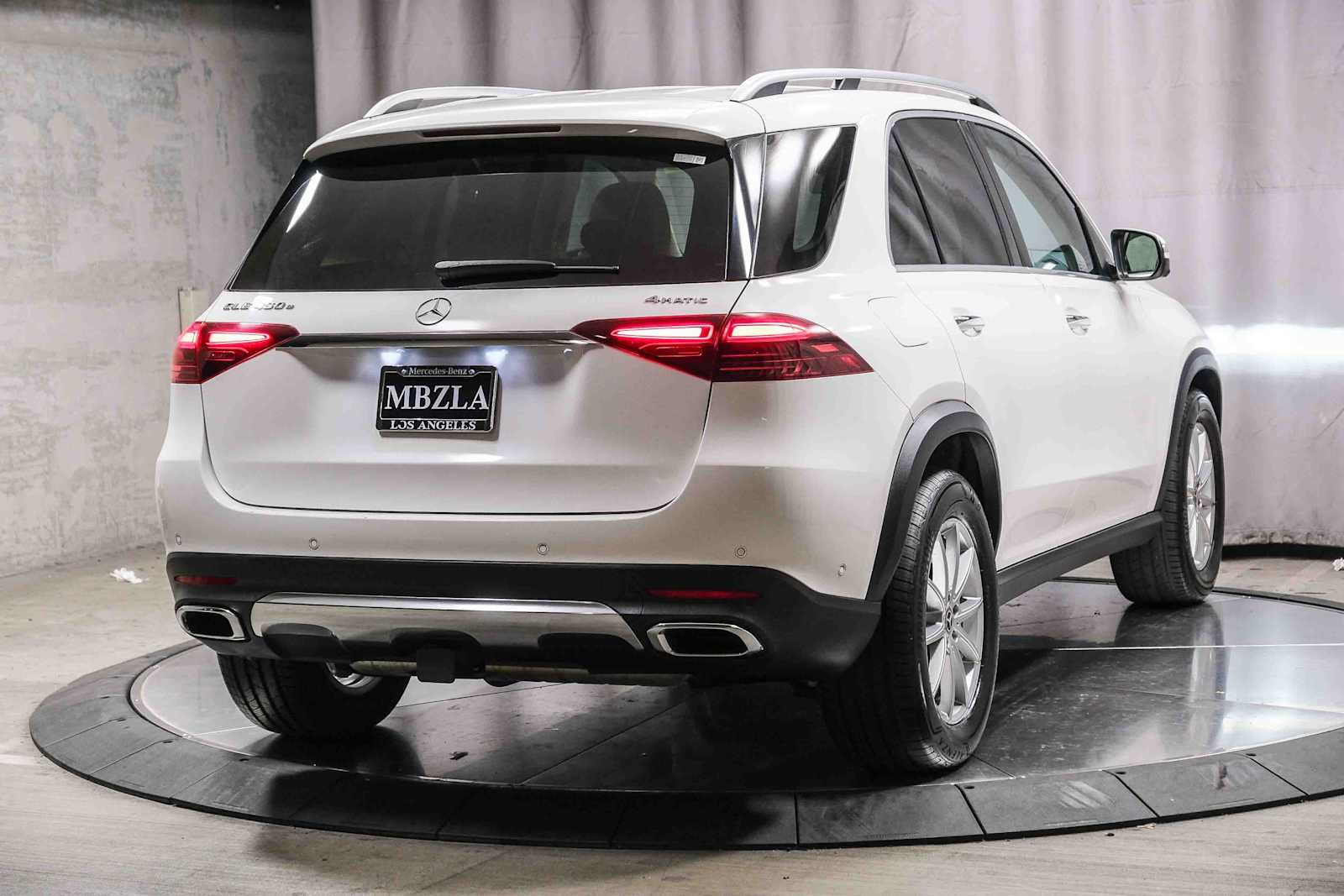 Certified 2024 Mercedes-Benz GLE 450e 4MATIC image 4