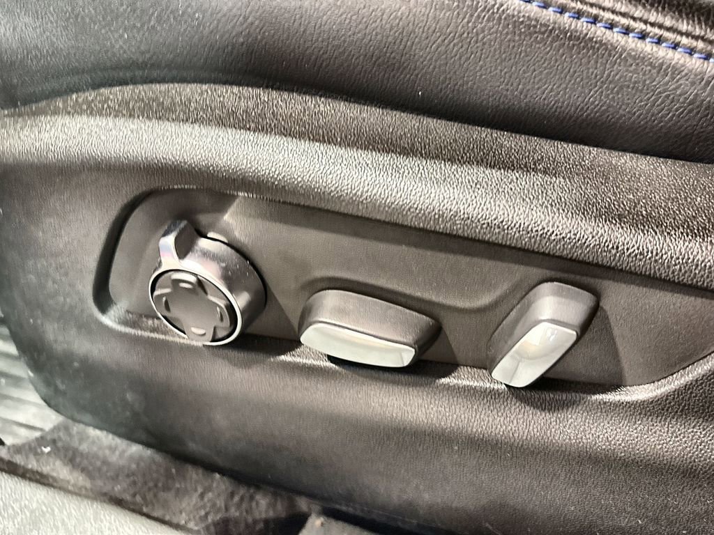 Used 2024 Cadillac XT4 Sport image 14