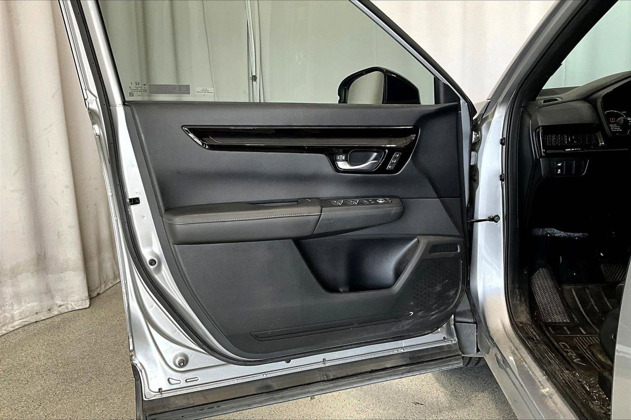 Used 2023 Honda CR-V Sport Touring image 21