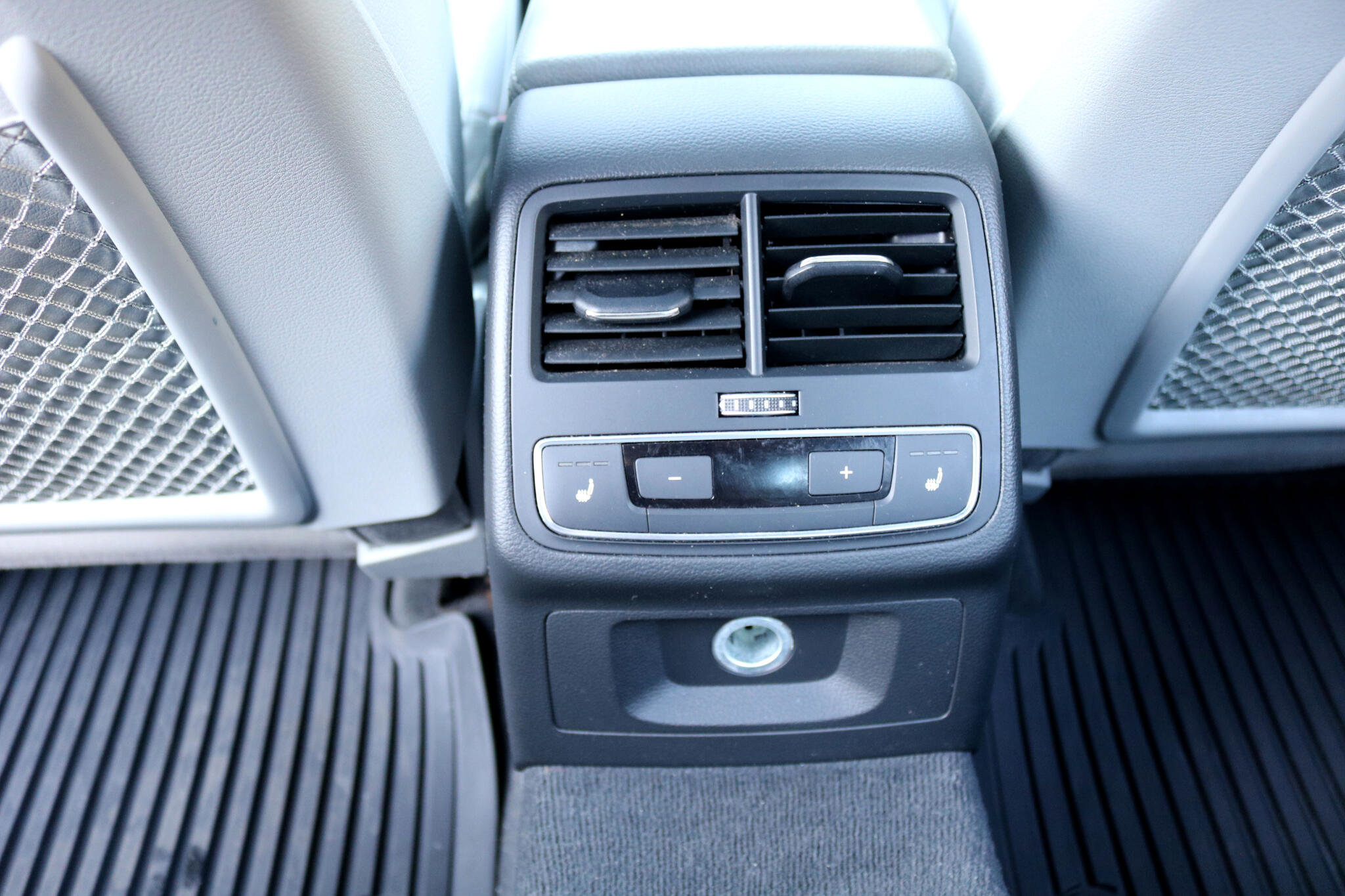 Used 2017 Audi A4 2.0T Premium Plus w/ Premium Plus Package image 37