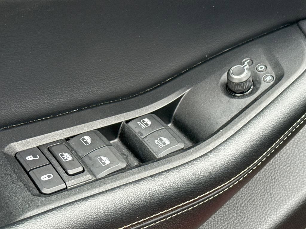 Used 2024 Jeep Grand Cherokee Altitude AWD/4WD image 20