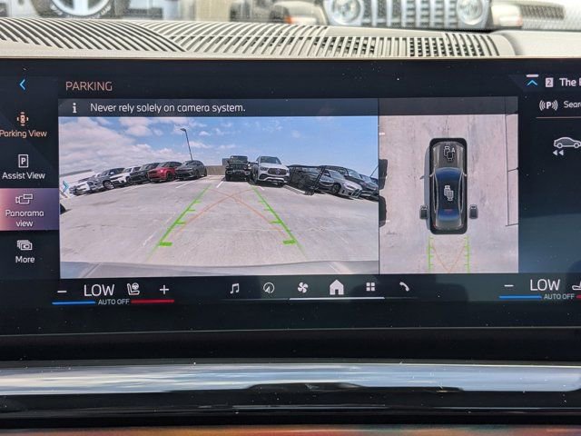 Used 2025 BMW 540i xDrive image 21