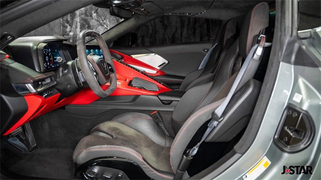 Used 2023 Chevrolet Corvette Stingray Premium Conv w/ Z51 Performance Package image 3