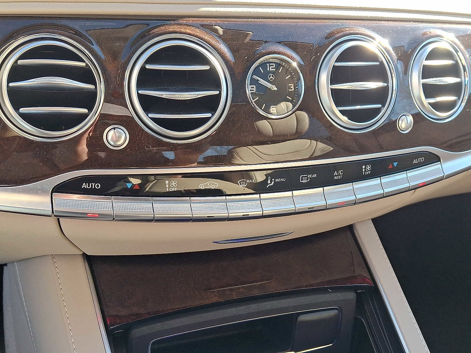 Used 2019 Mercedes-Benz S 560 4MATIC Sedan image 17