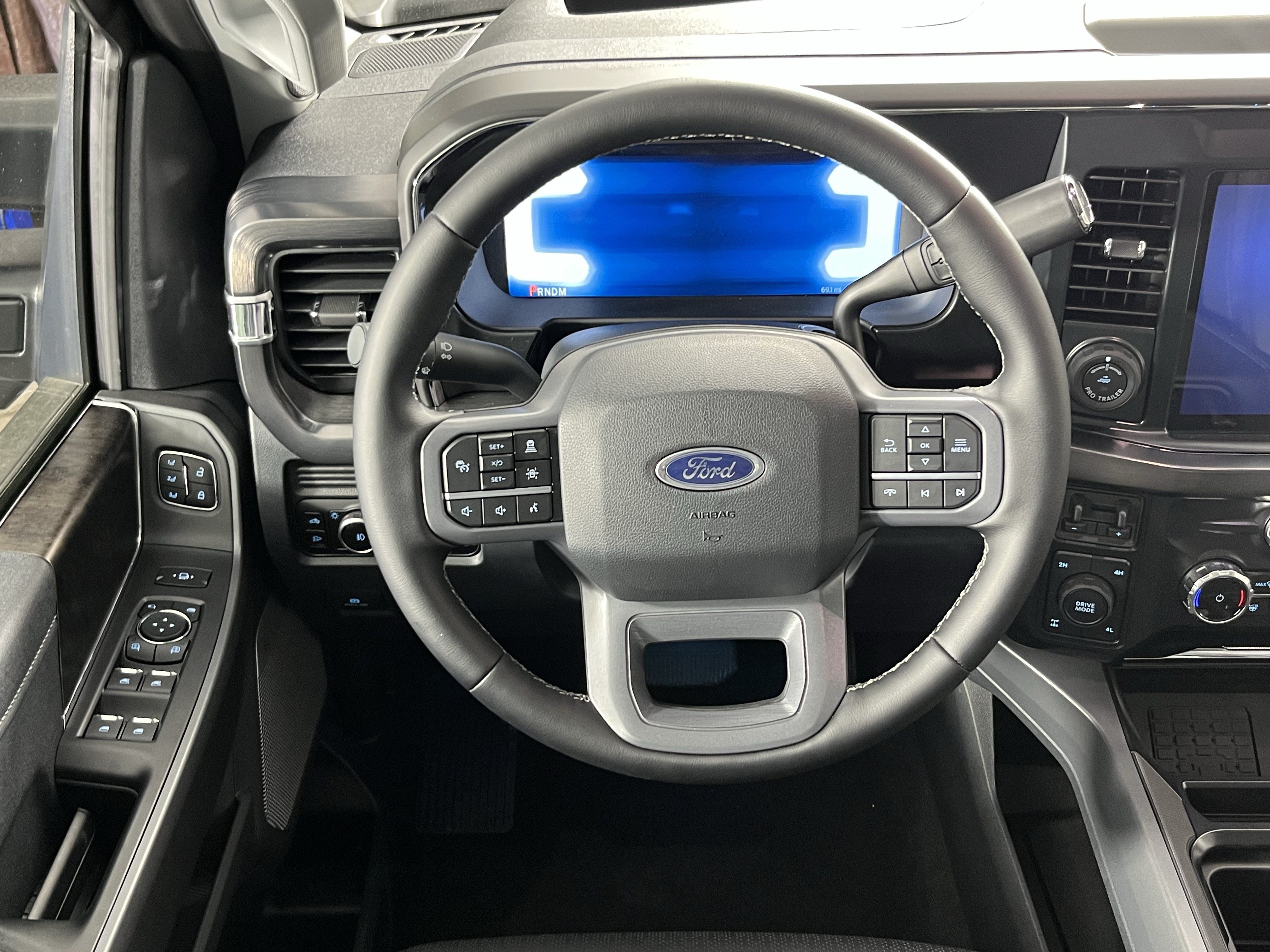 New 2026 Ford F250 Lariat w/ Black Appearance Package AWD/4WD image 11