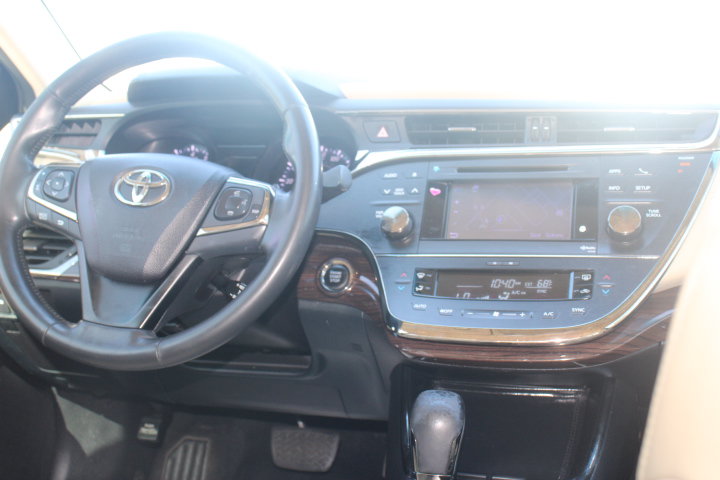 Used 2014 Toyota Avalon XLE Touring FWD image 22