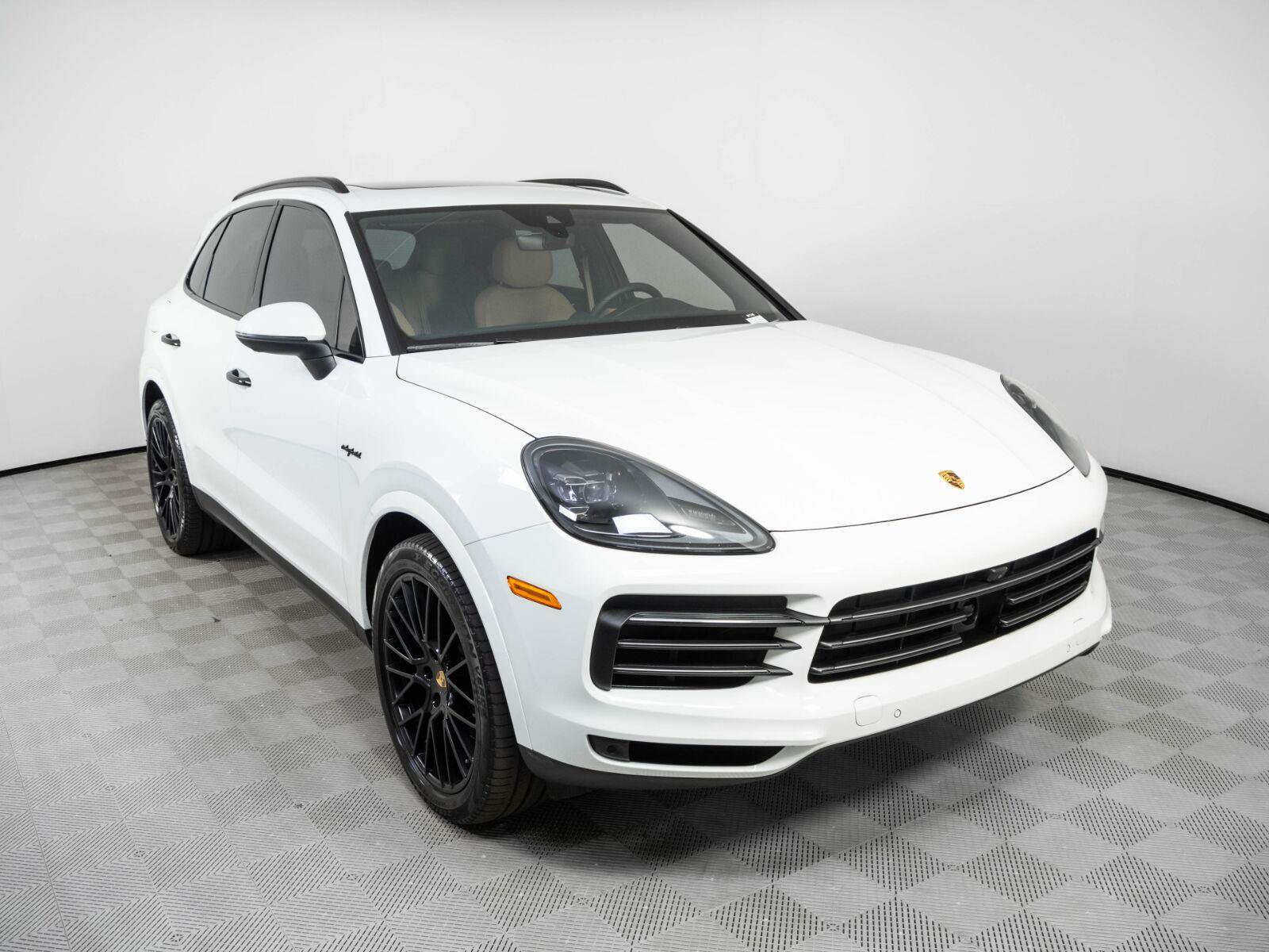 Certified 2023 Porsche Cayenne Platinum Edition AWD/4WD image 26