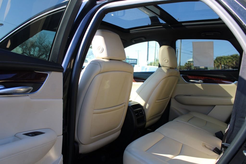 Used 2018 Cadillac XT5 Luxury w/ Driver Awareness Package image 35