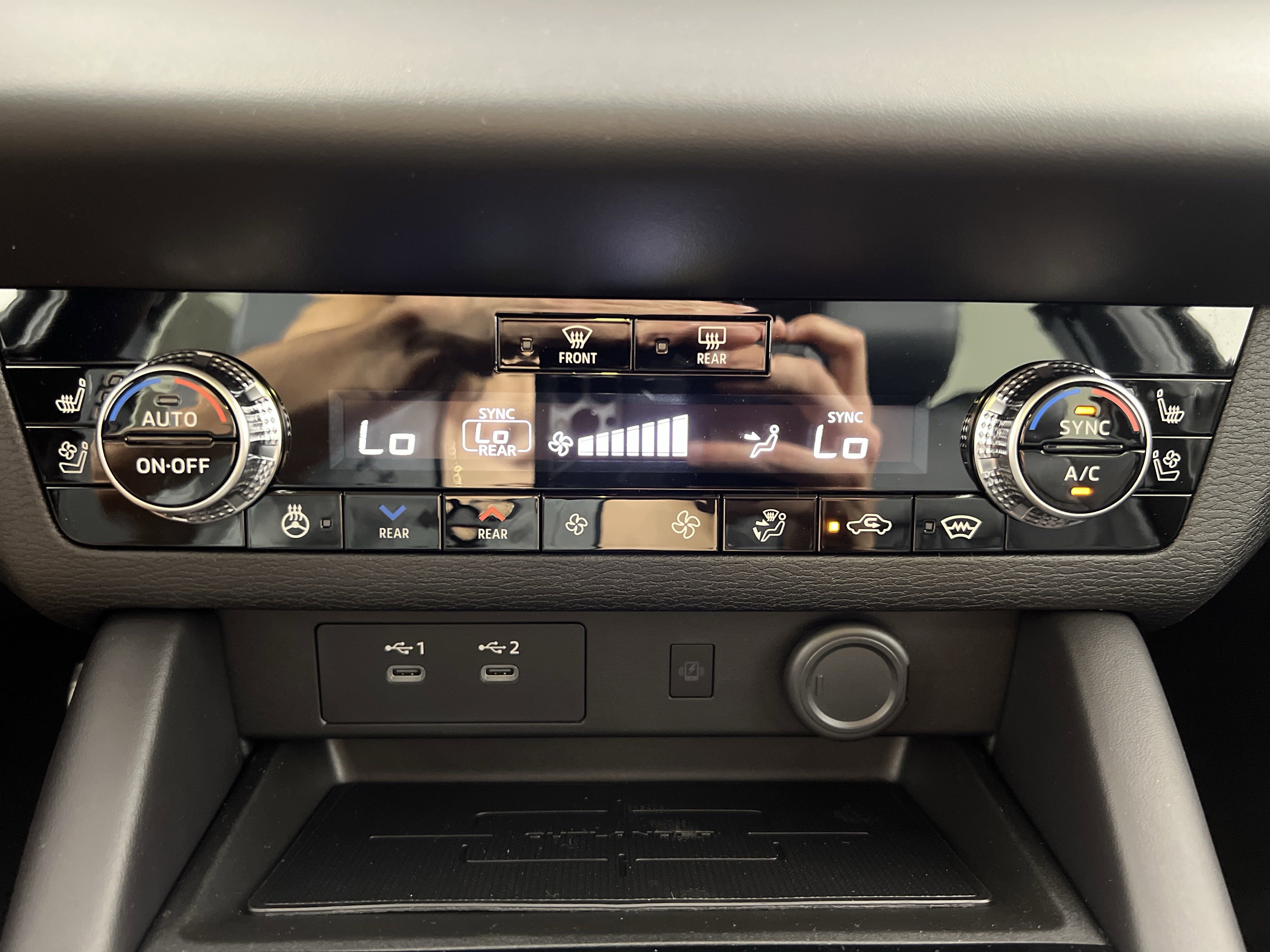 New 2025 Mitsubishi Outlander SEL image 24