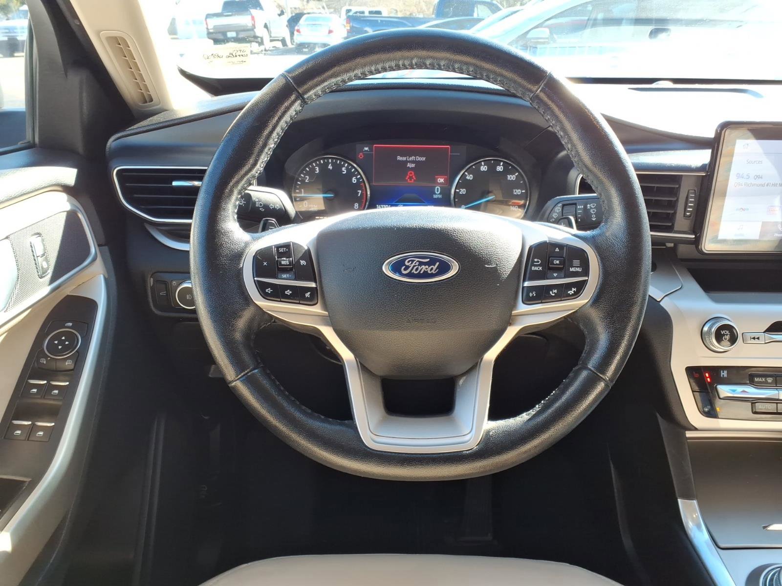 Used 2021 Ford Explorer XLT w/ Equipment Group 202A image 5