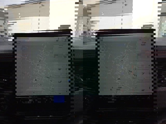 Used 2024 Ford Expedition Limited image 46