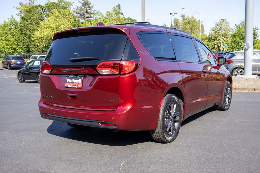 Used 2020 Chrysler Pacifica Touring-L w/ Advanced Safetytec Group AWD/4WD image 7