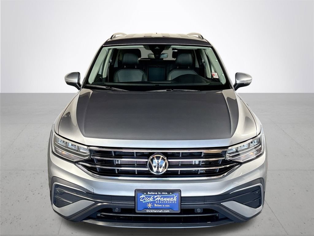 Used 2024 Volkswagen Tiguan SE image 3