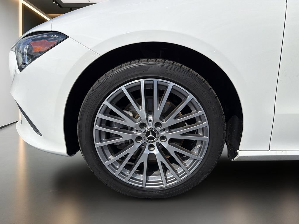 Used 2022 Mercedes-Benz CLA 250 4MATIC image 10