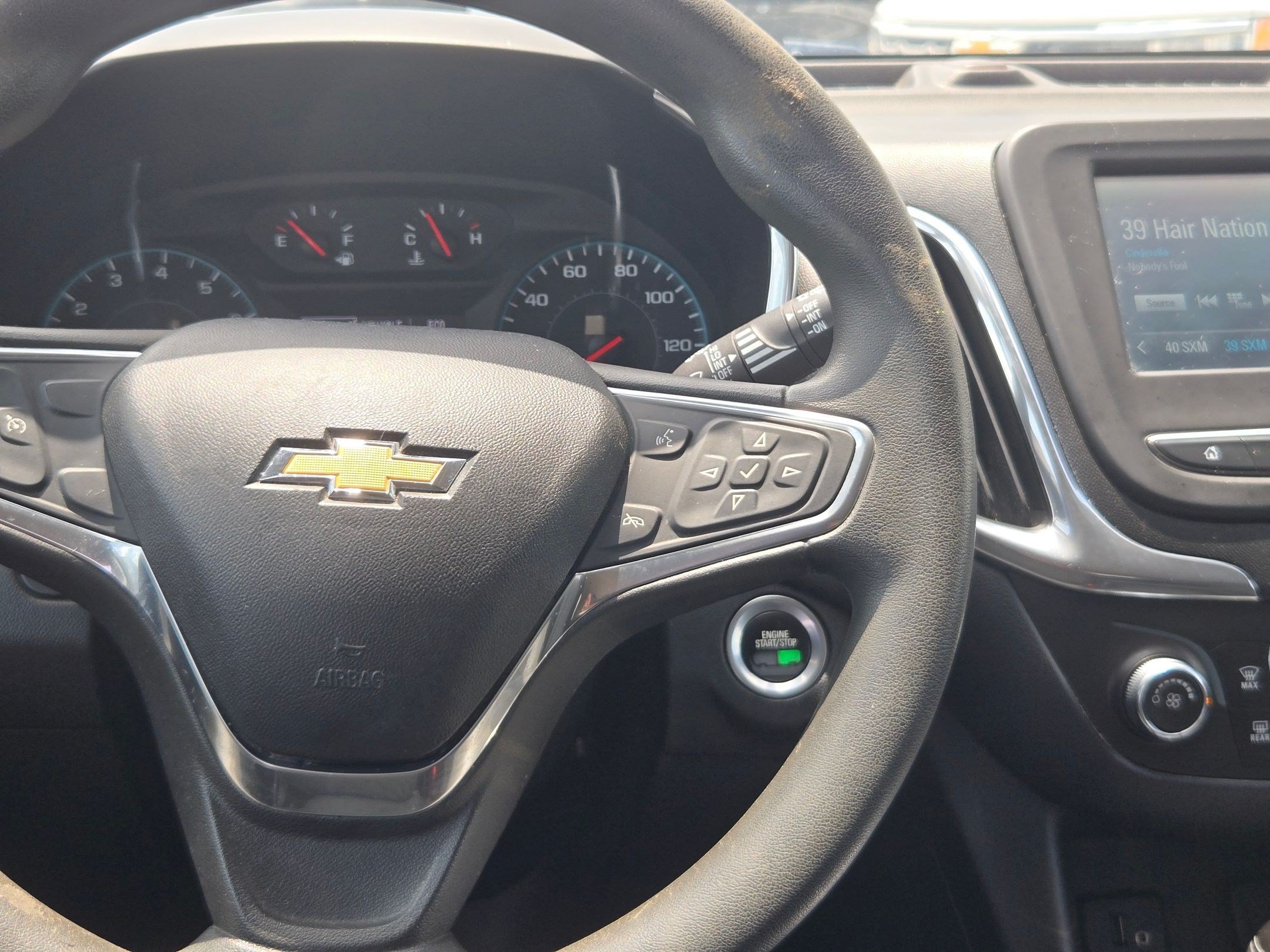 Used 2018 Chevrolet Equinox LT FWD image 20