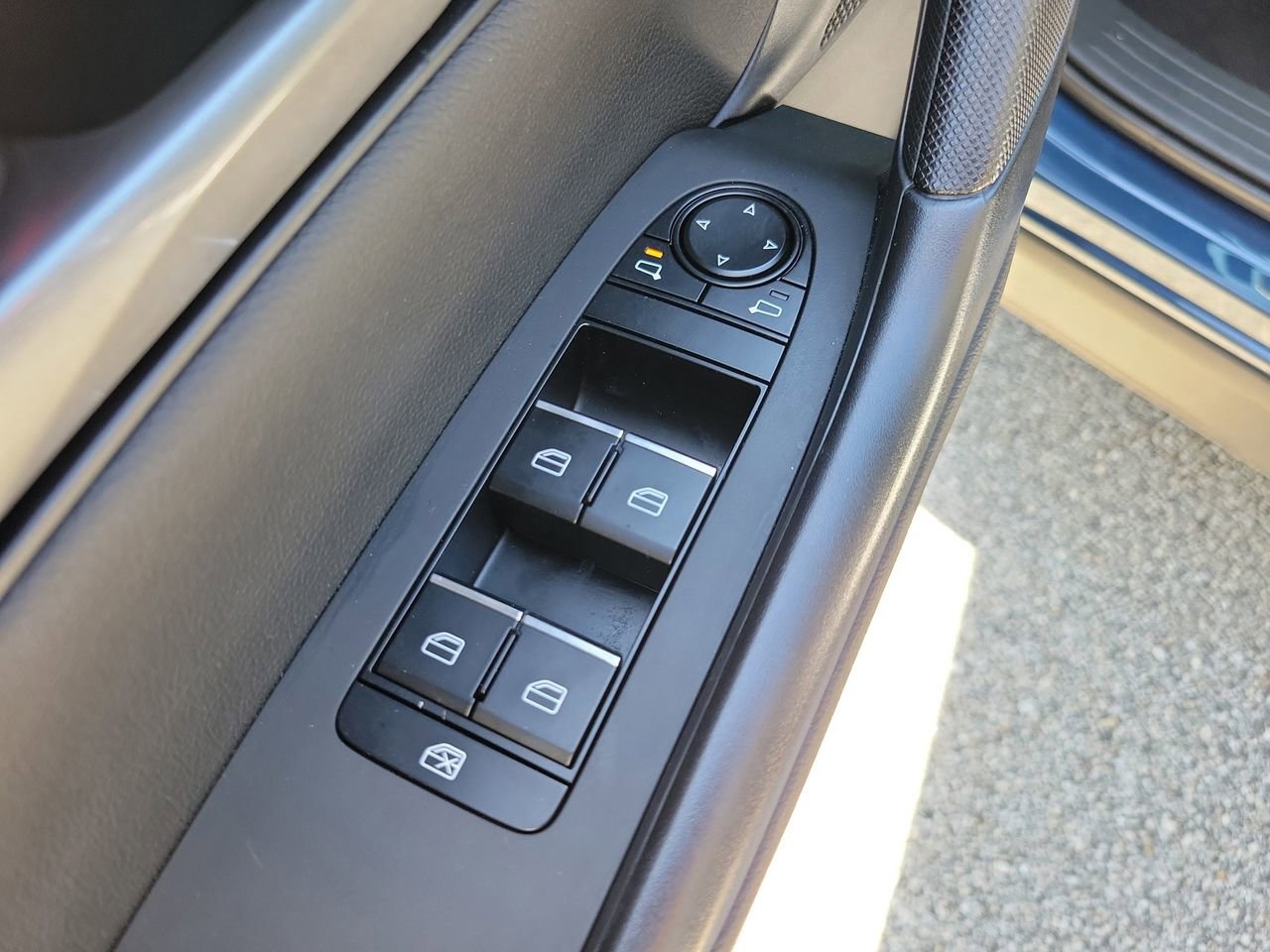 Used 2025 MAZDA CX-50 AWD 2.5 S w/ Premium Package image 15