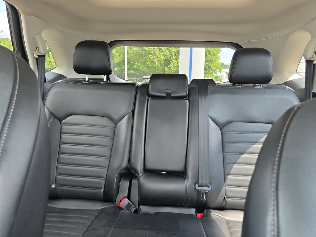 Certified 2018 Ford Edge SEL w/ Equipment Group 201A AWD/4WD image 40