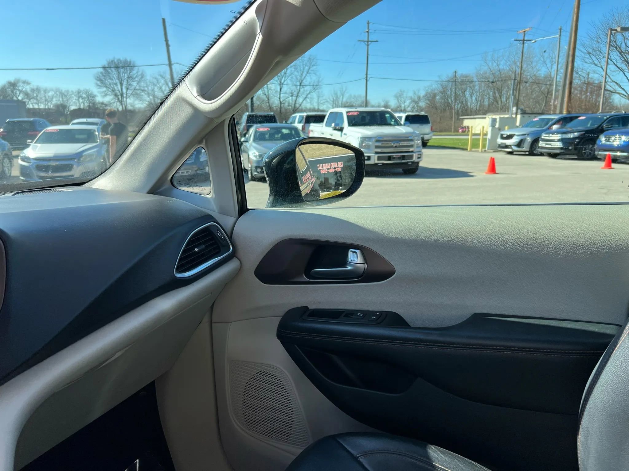 Used 2017 Chrysler Pacifica Touring-L Plus w/ Tire & Wheel Group image 20