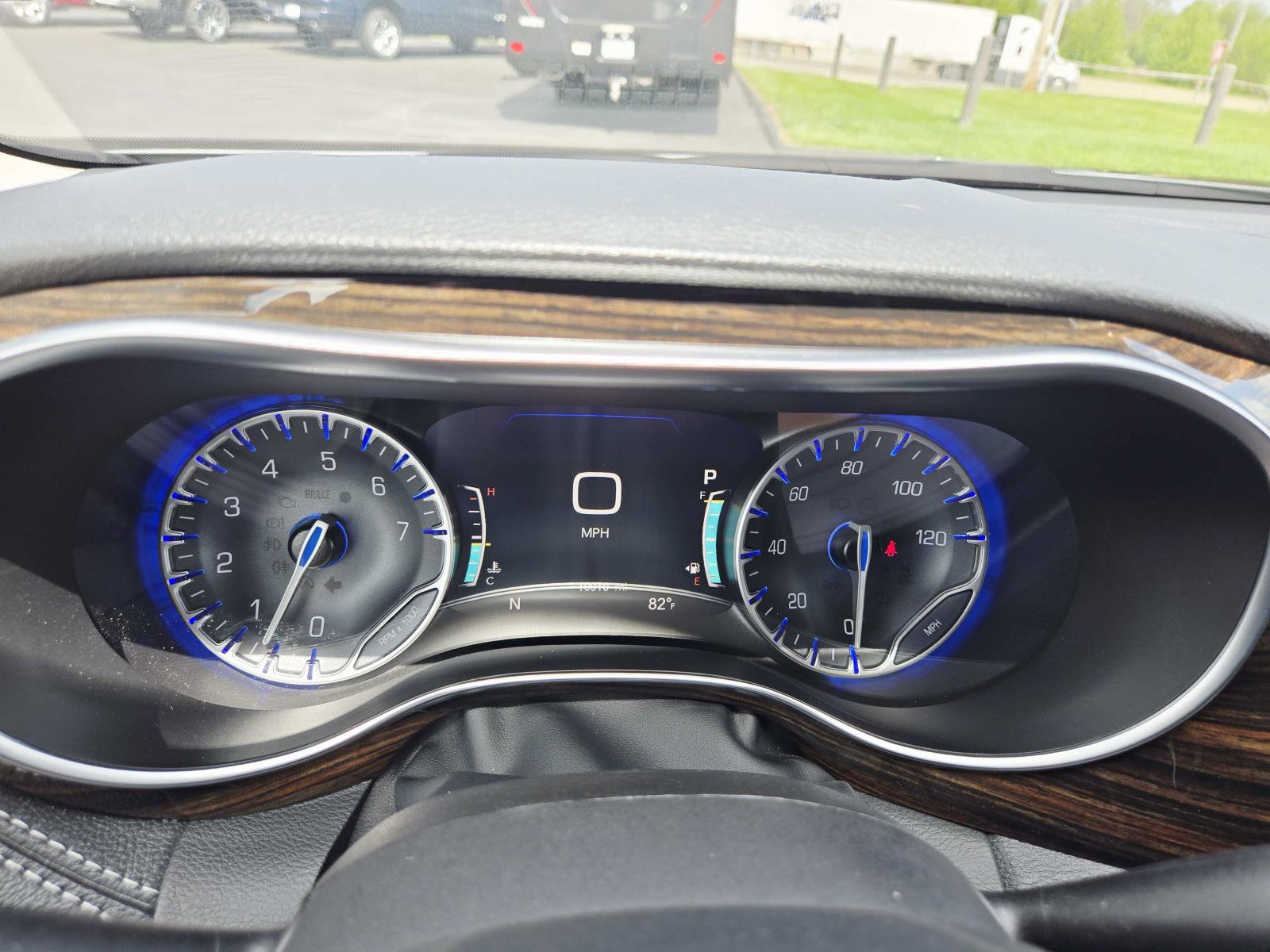 Used 2024 Chrysler Pacifica Limited image 27