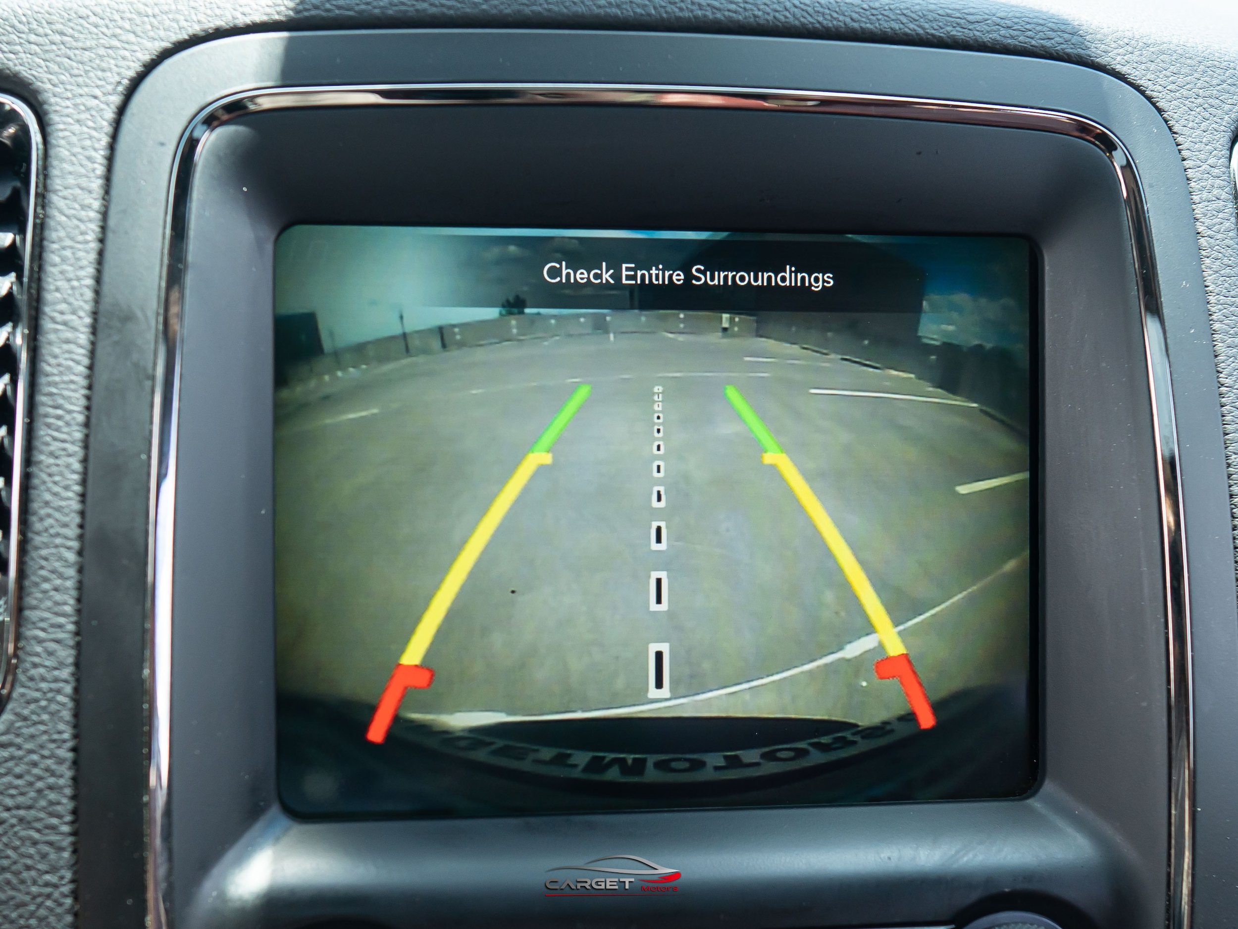 Used 2018 Dodge Durango SRT w/ Technology Group AWD/4WD image 33