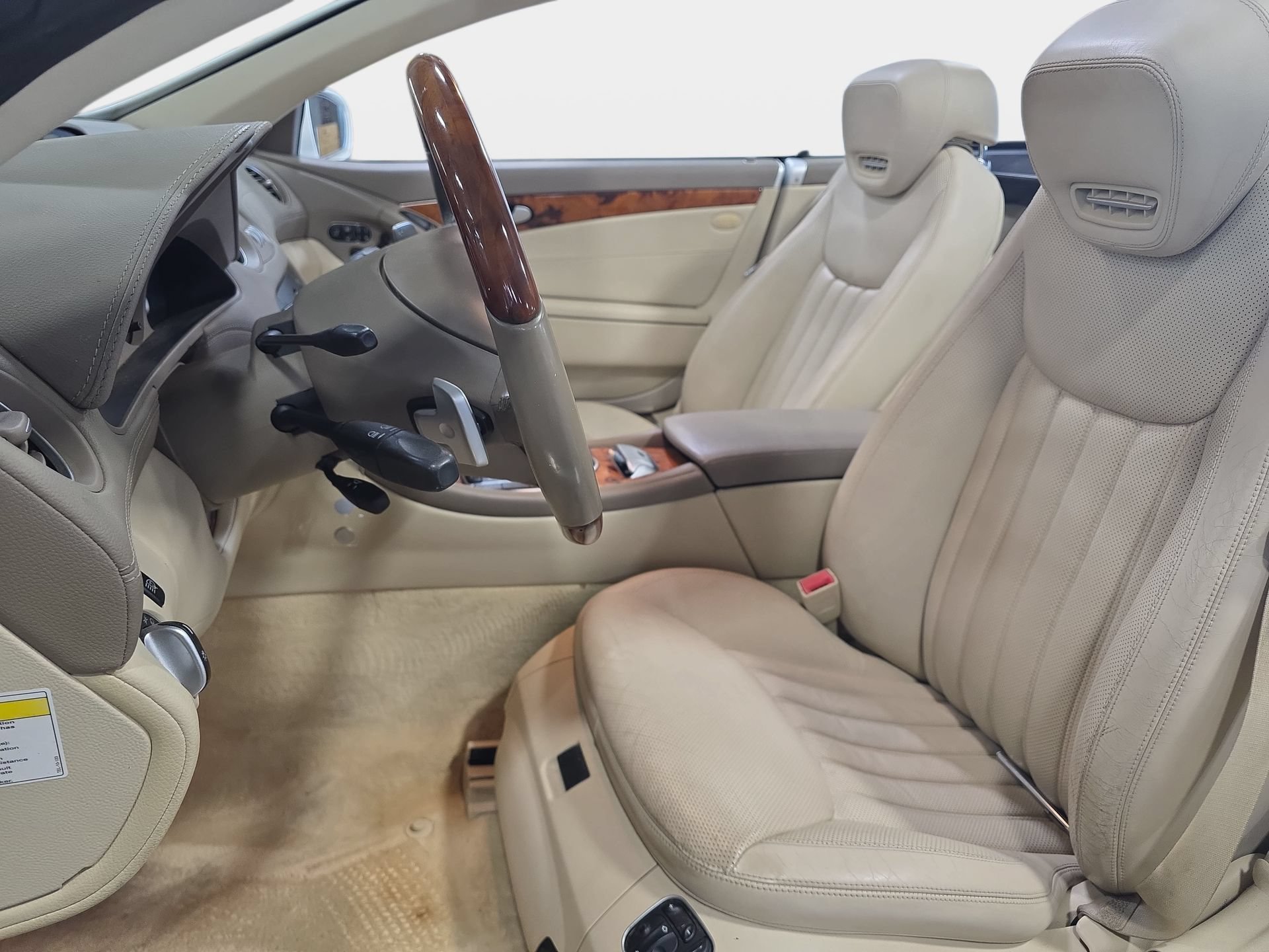 Used 2011 Mercedes-Benz SL 550 image 15
