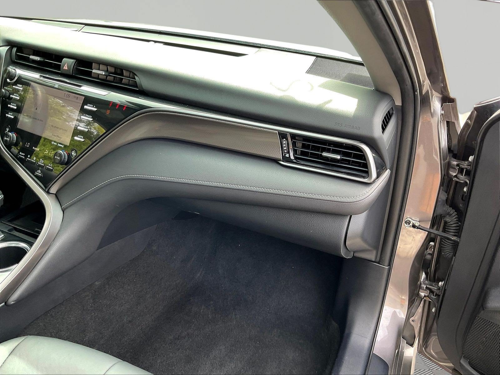 Used 2020 Toyota Camry XSE FWD image 26