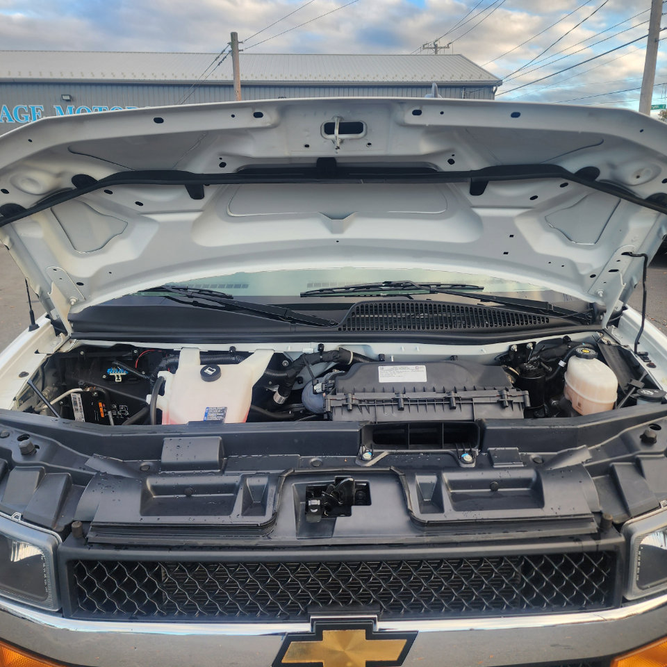 Used 2024 Chevrolet Express 2500 w/ Driver Convenience Package image 15