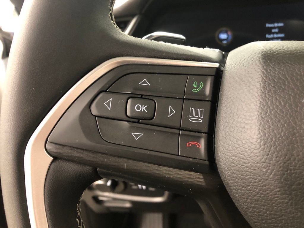 Used 2024 Jeep Grand Cherokee Laredo AWD/4WD image 22