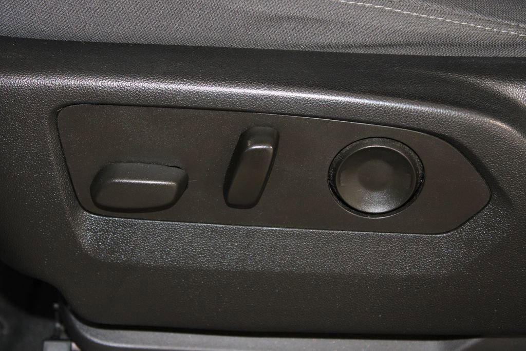 Used 2022 GMC Sierra 1500 SLE image 18